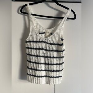 Harper sweater tank size medium